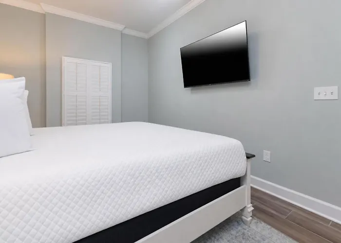 Phoenix Gulf Towers 702 Apartment *